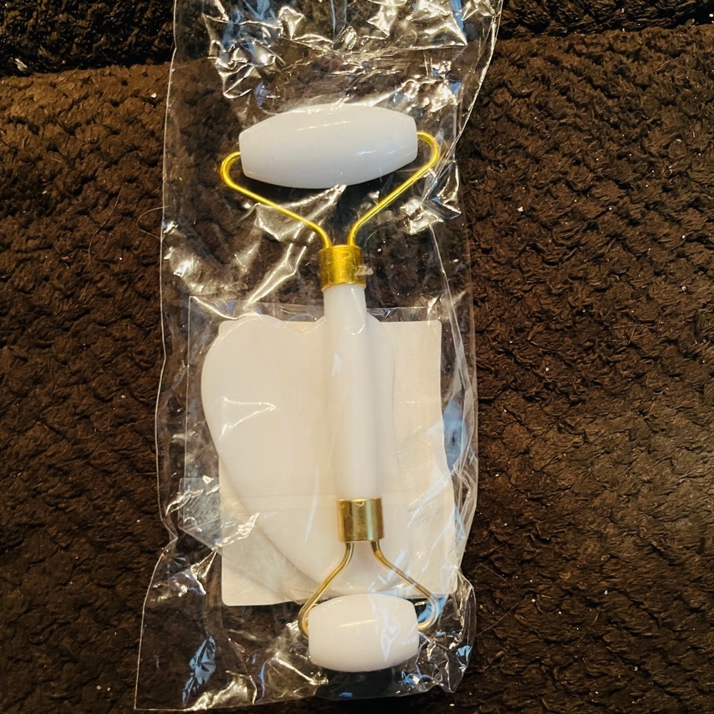 White Jade Roller Kit Skincare Facial - Picture 3 of 3